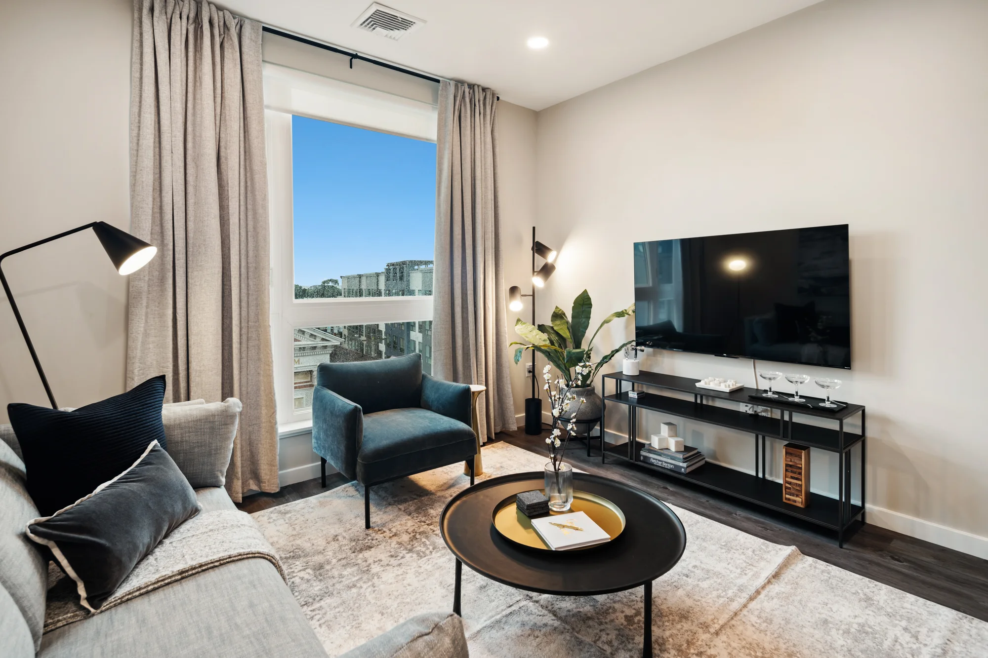 Living room with accent chairs — Downtown at Yale
