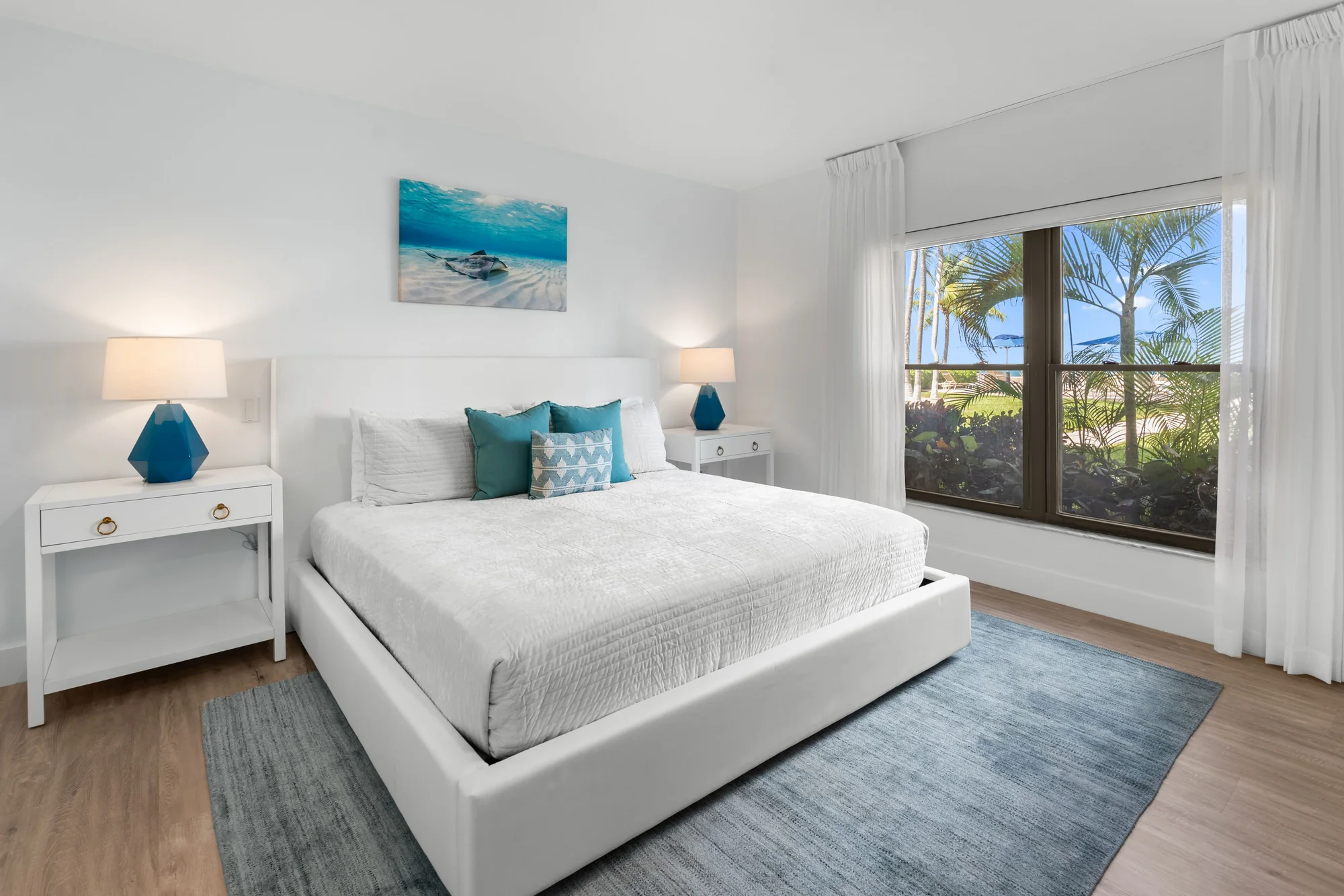 Master bedroom — Seven Mile Ocean View