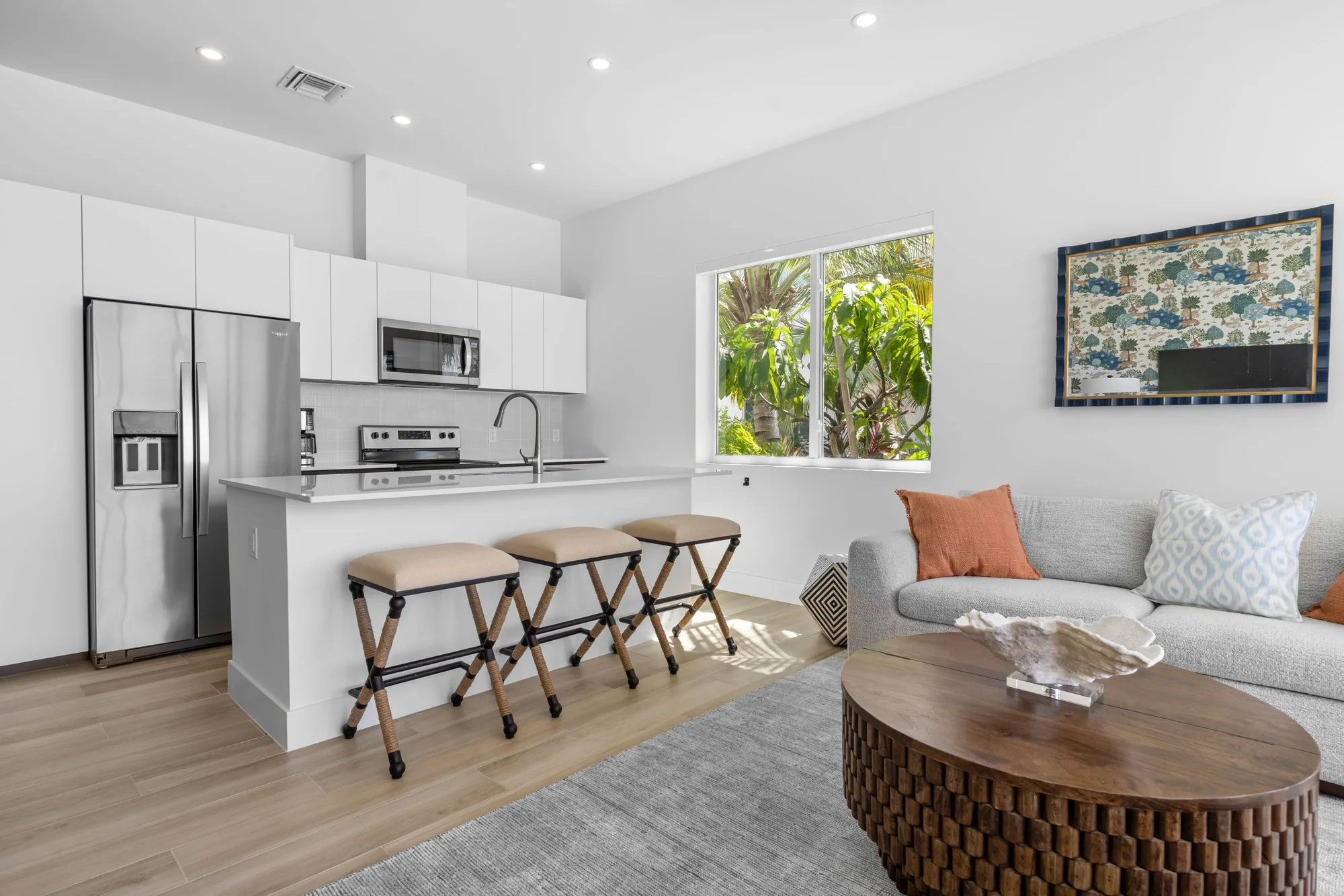 Open kitchen and living — Sunset Point