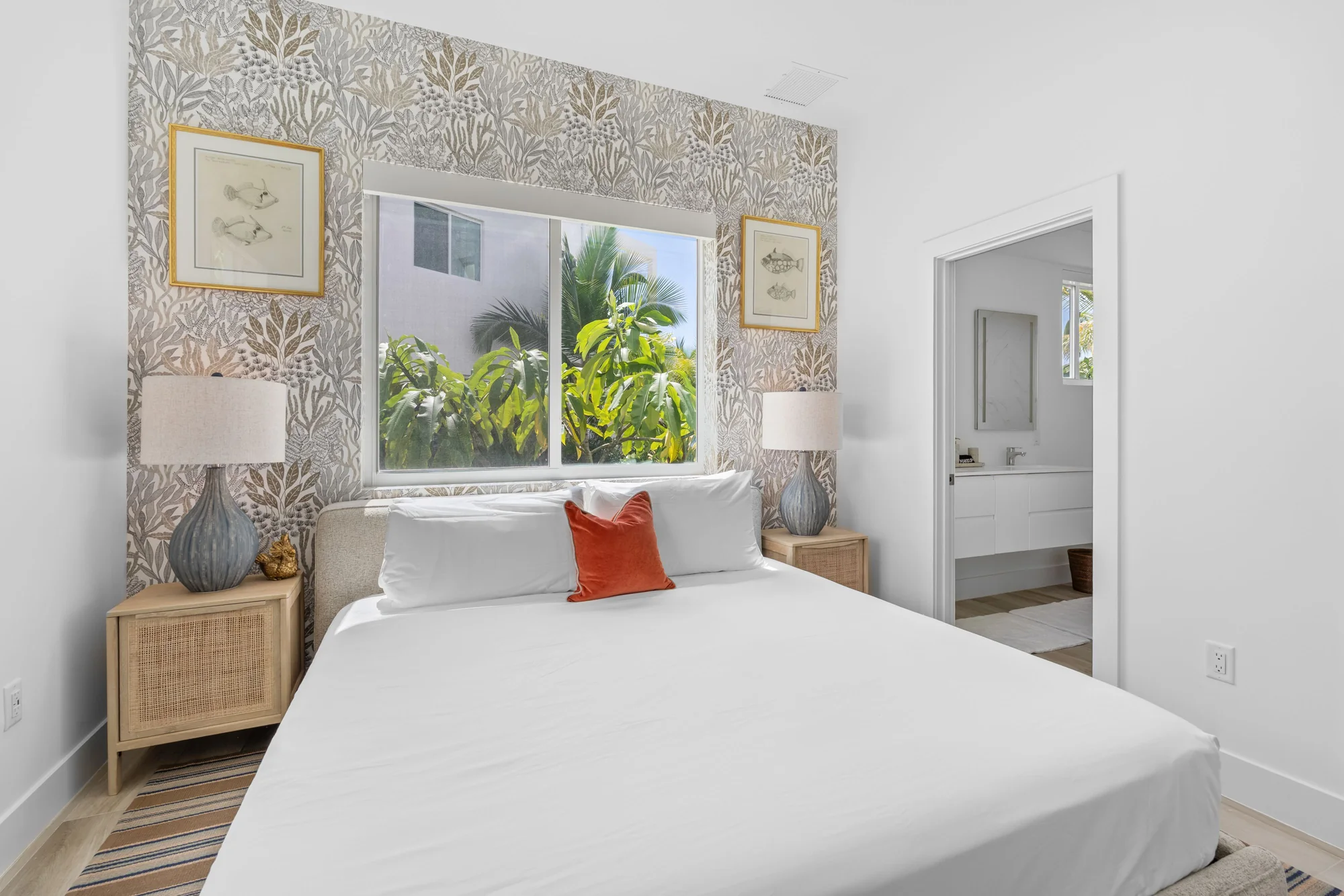 Bedroom with accent wall — Sunset Point